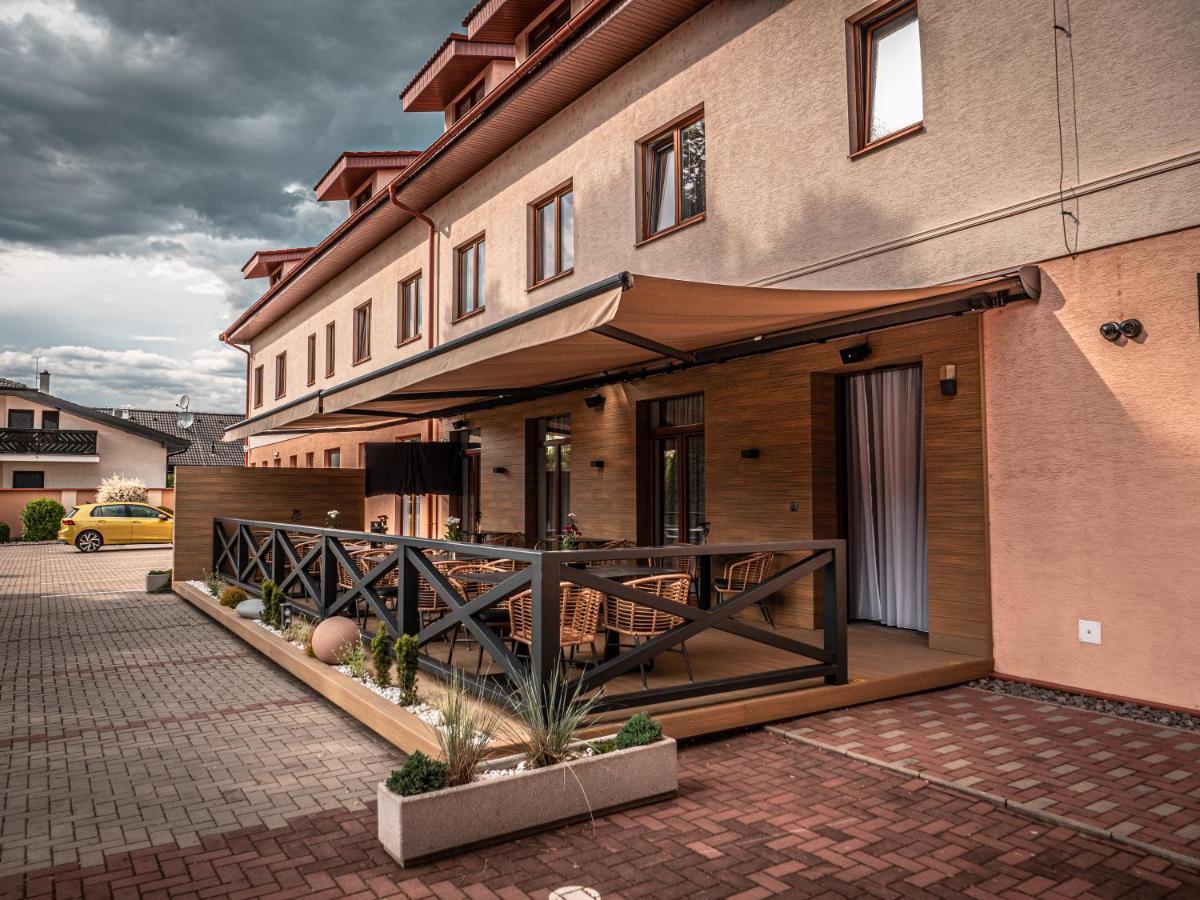 Hotel Novy Kastiel - Self Check-In Topoľcany Bagian luar foto