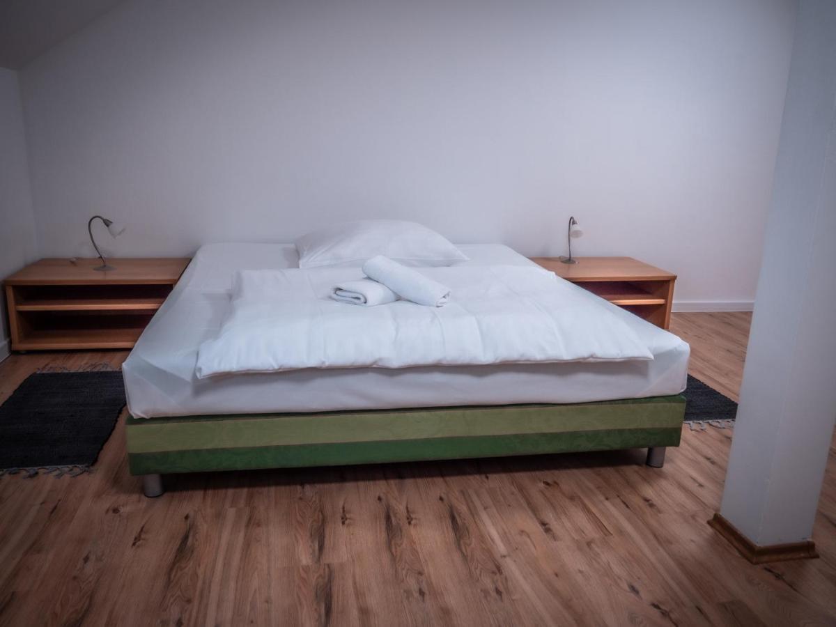 Hotel Novy Kastiel - Self Check-In Topoľcany Bagian luar foto